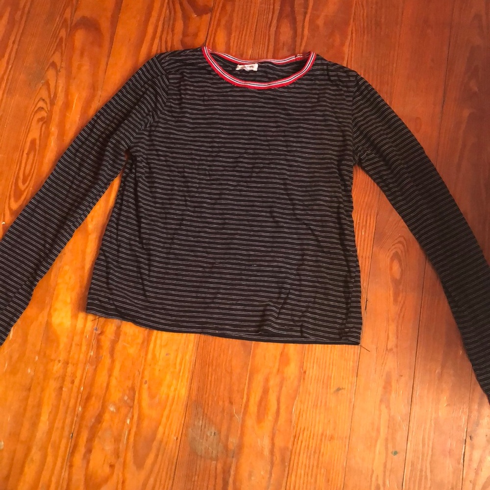 Tight long sleeve shirt